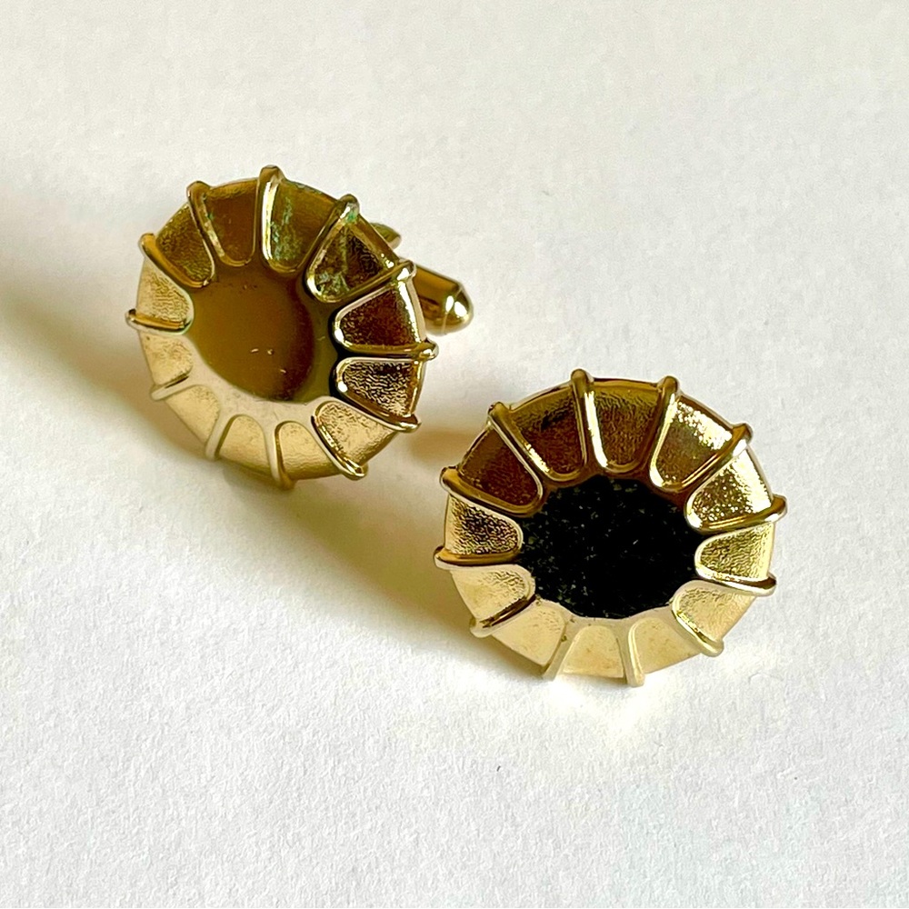 Vintage Signed Hickok USA Goldtone Cuff Links